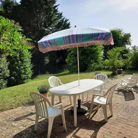 Maison 5mn De La Mer Pour 10 Personnes Holiday home *
