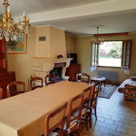 Holiday home Maison 5mn De La Mer Pour 10 Personnes Touques